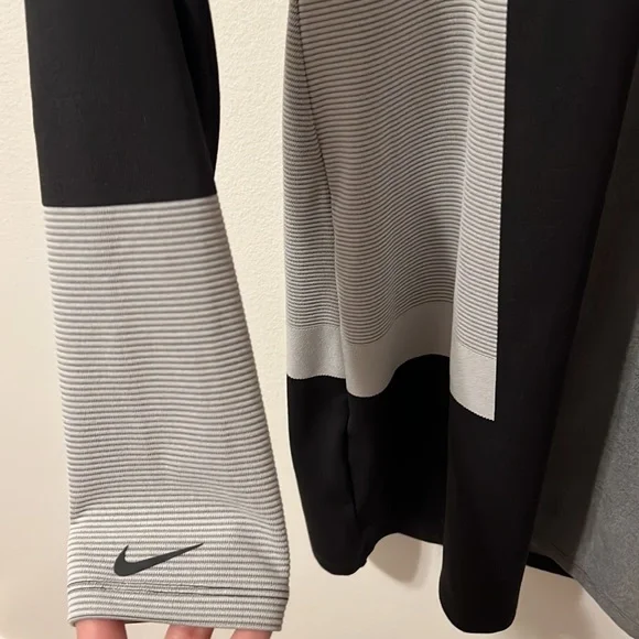 Nike dress size small - Picture 5 of 5